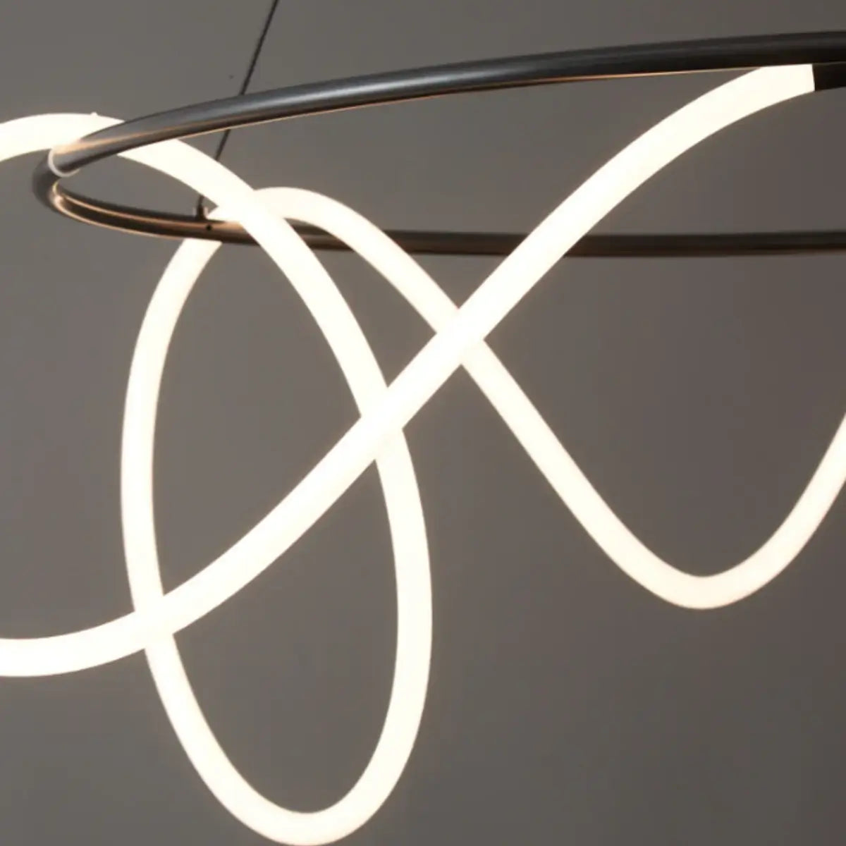 Minimalist Rope-Wrap Circular Chandelier – Matte Black or Polished Brass for Living Room / Dining Room - Flindria