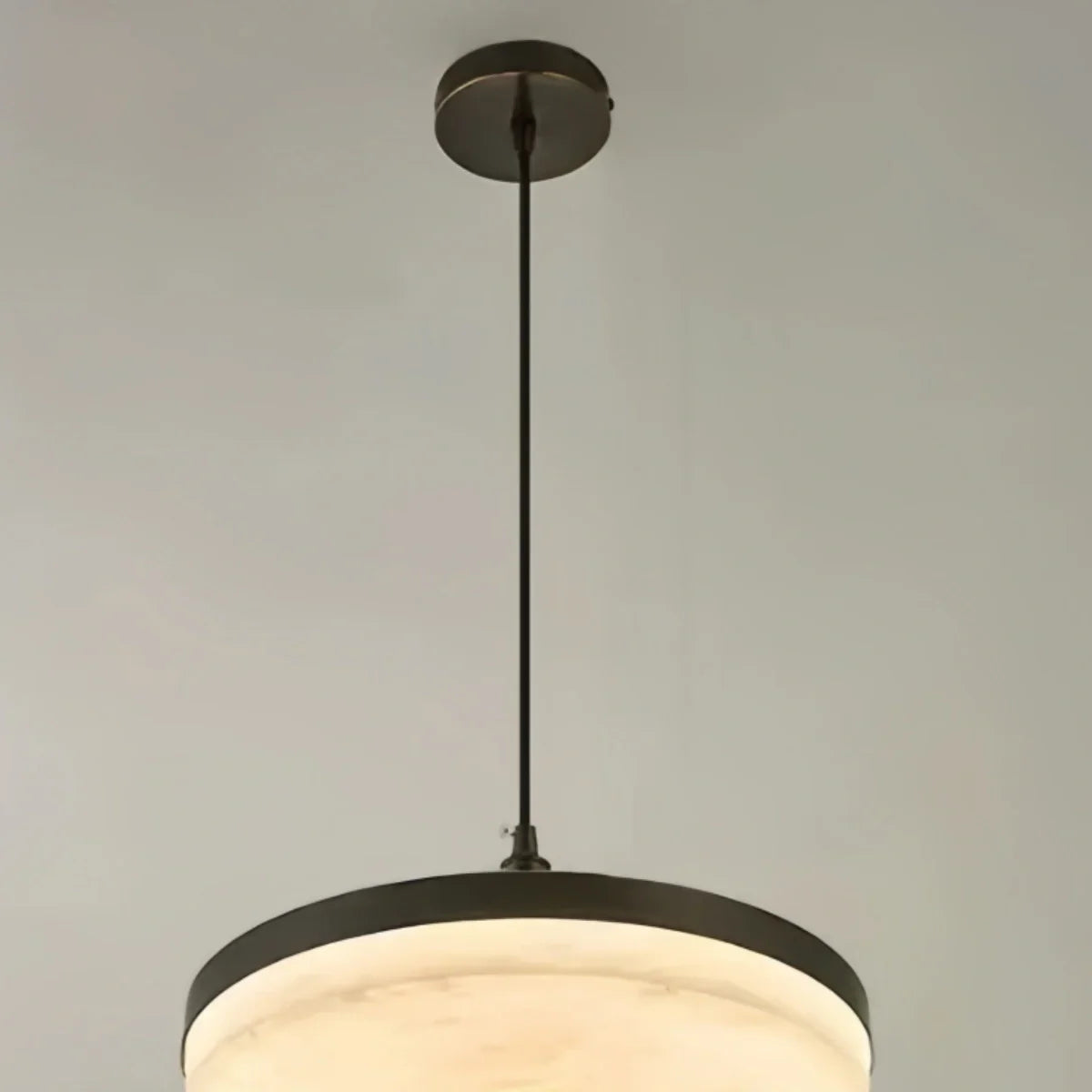Modern Alabaster Disc Pendant Light – Natural Stone Black for Dining Room / Bedroom - Flindria