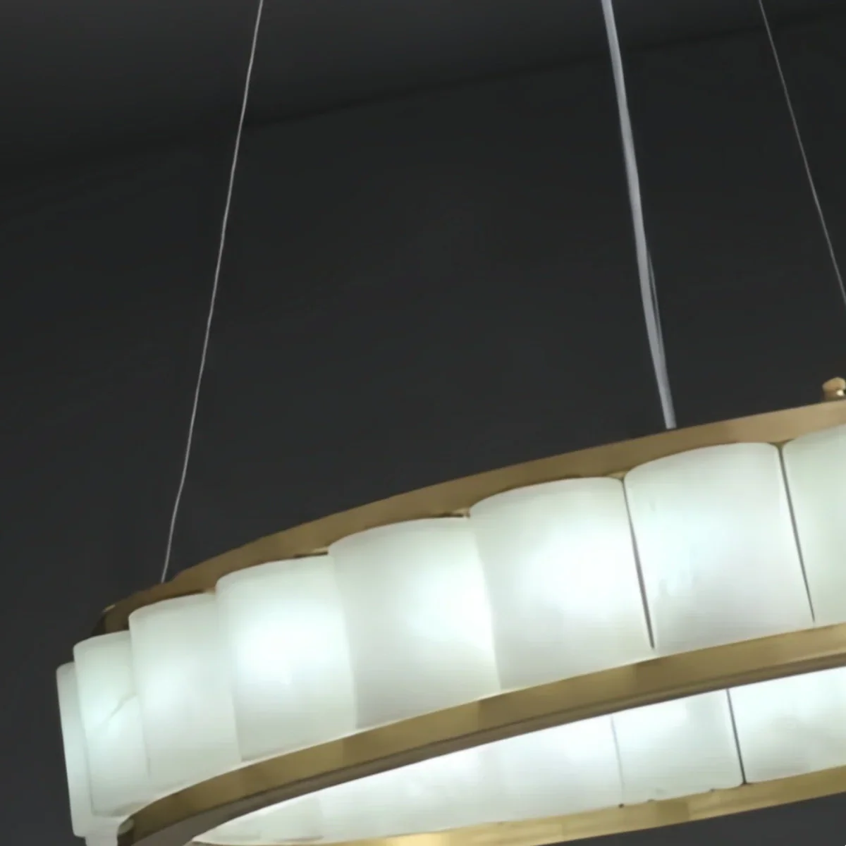 Modern Alabaster Pendant Light -- Gold for Dining Room Living Room - Flindria