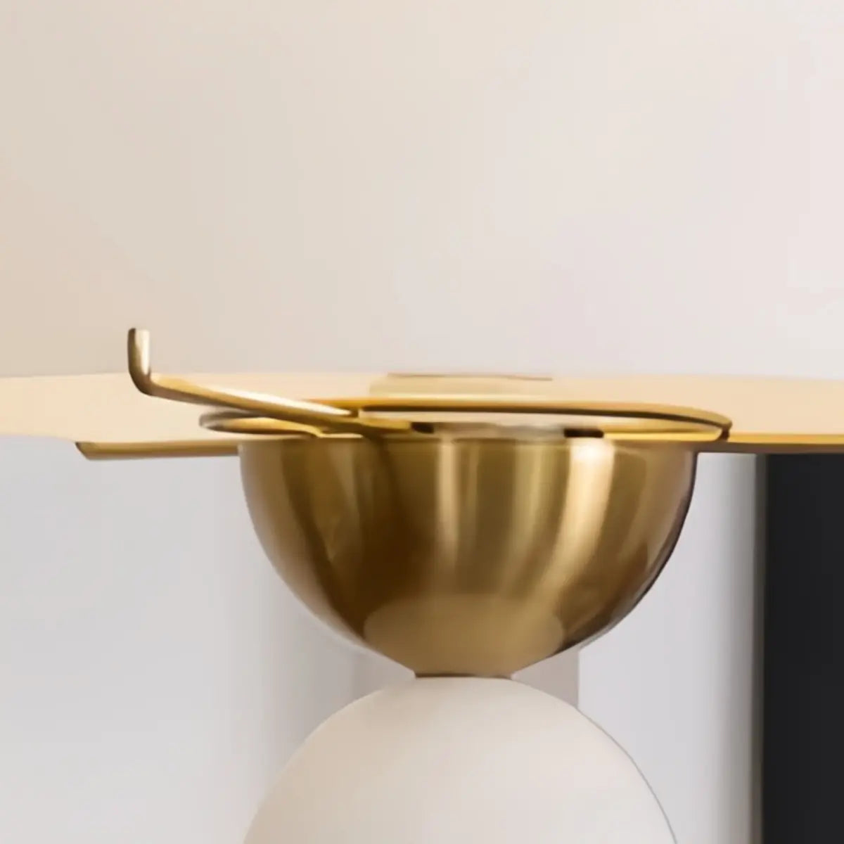 Minimalist Alabaster Table Lamp – Metal & Glass with Gold Finish for Indoor - Flindria