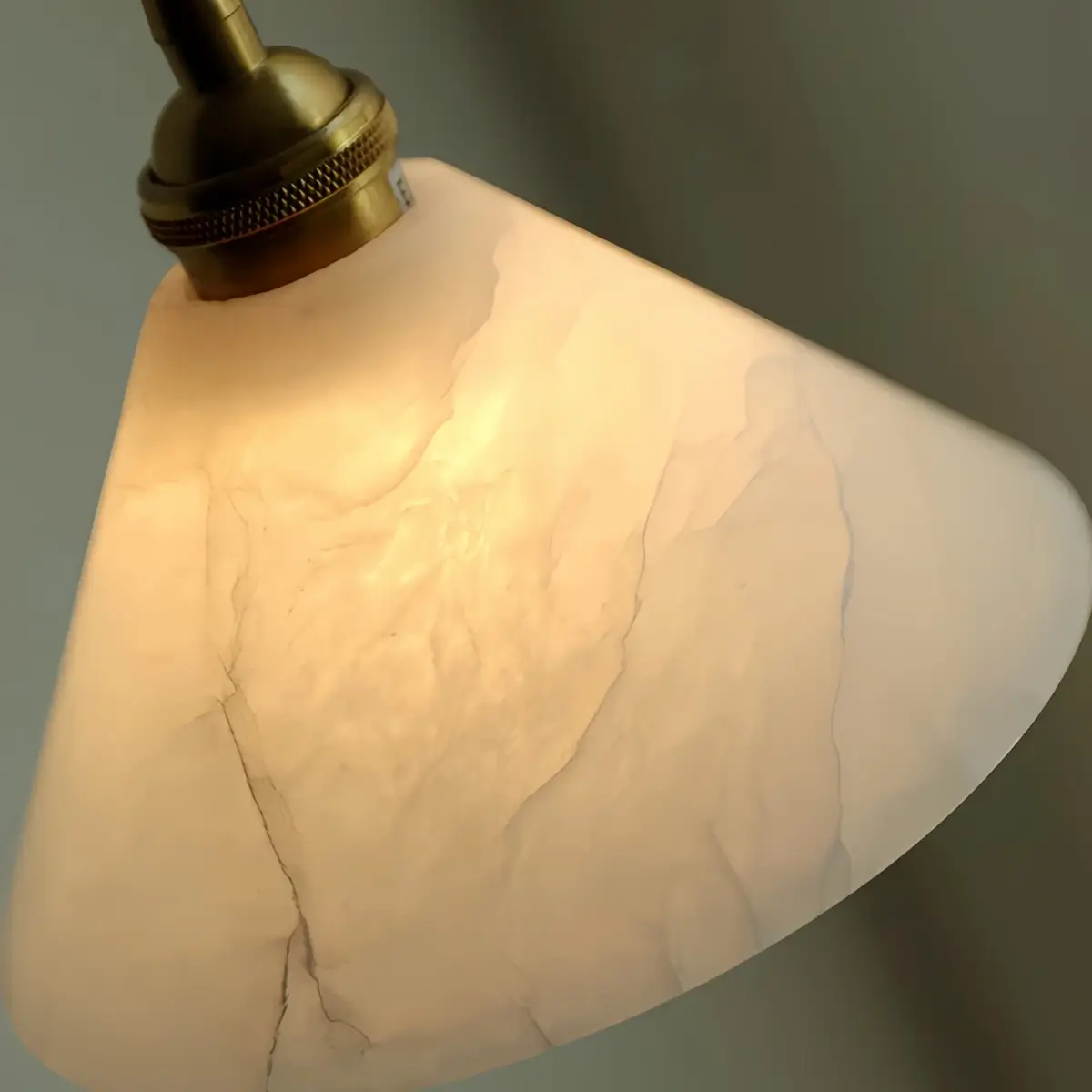 Modern Minimalist Alabaster Pendant Light — Brass Fittings for Living Room - Flindria