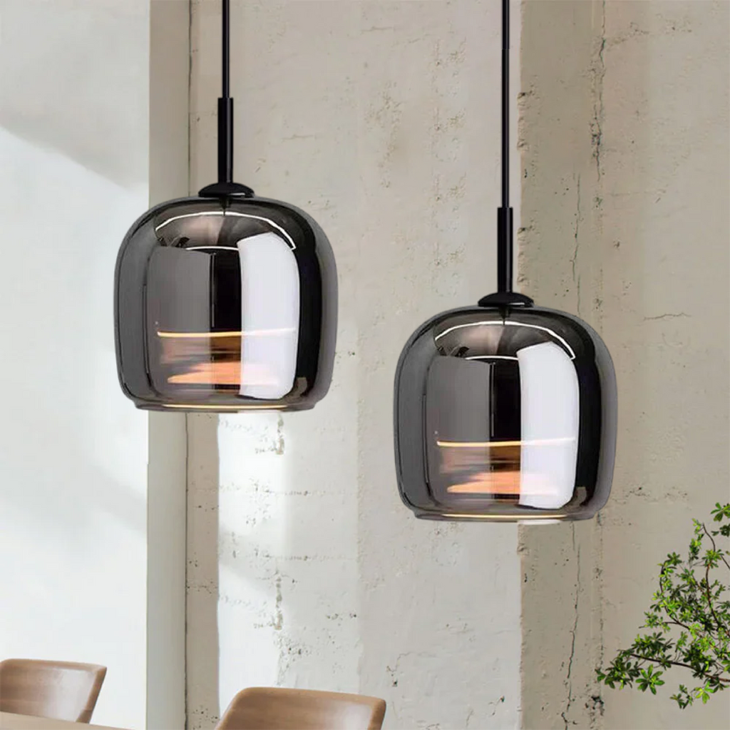 Lampa wisząca Arden Nordic — przydymiony szklany klosz, minimalistyczny design