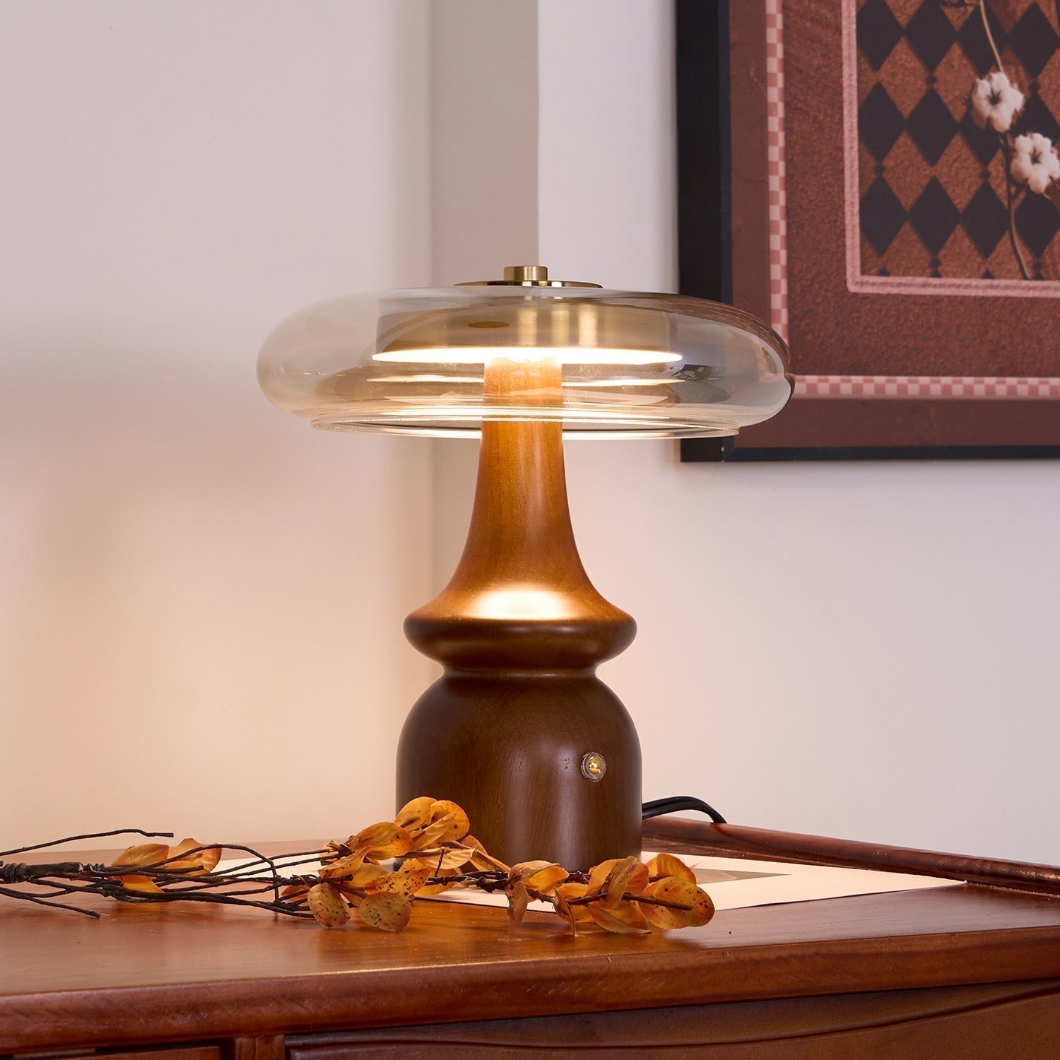 Minimalistická lampa Lumora s teplým ambientním světlem pro jakoukoli místnost  