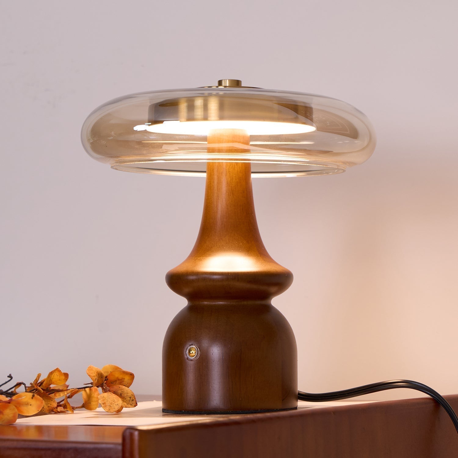 Minimalistická lampa Lumora s teplým ambientním světlem pro jakoukoli místnost  