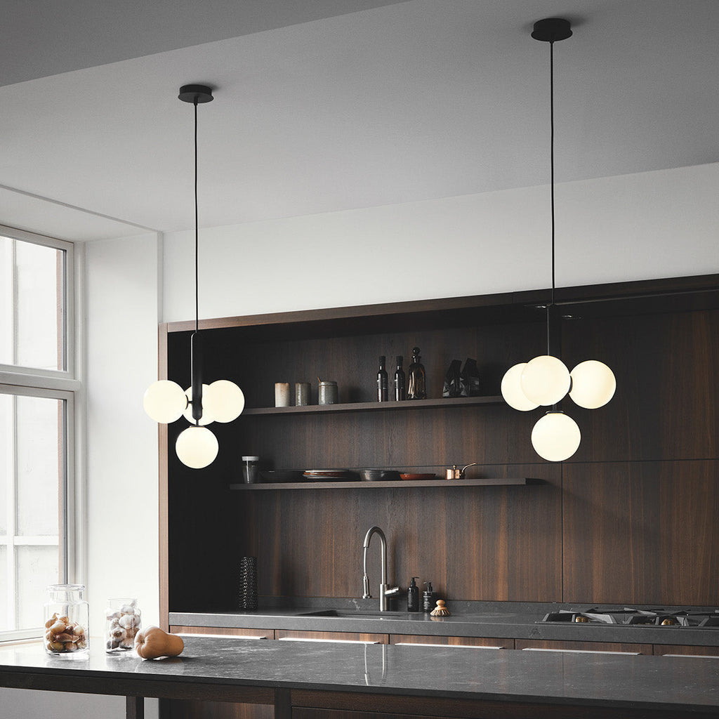 Etara Pendelleuchte mit klarem Glas für Esszimmertische im Alltag