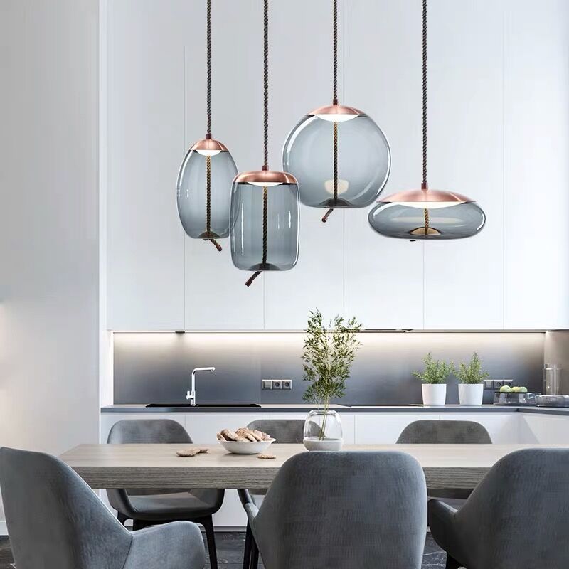 Eloria Pendelleuchte mit Seilakzent in Roségold-Finish für moderne Räume
