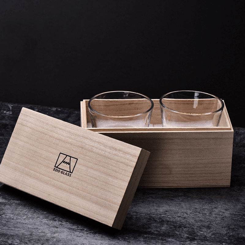 Handgefertigte japanische Whiskygläser aus Edo-Kiriko mit Fuji-Motiv