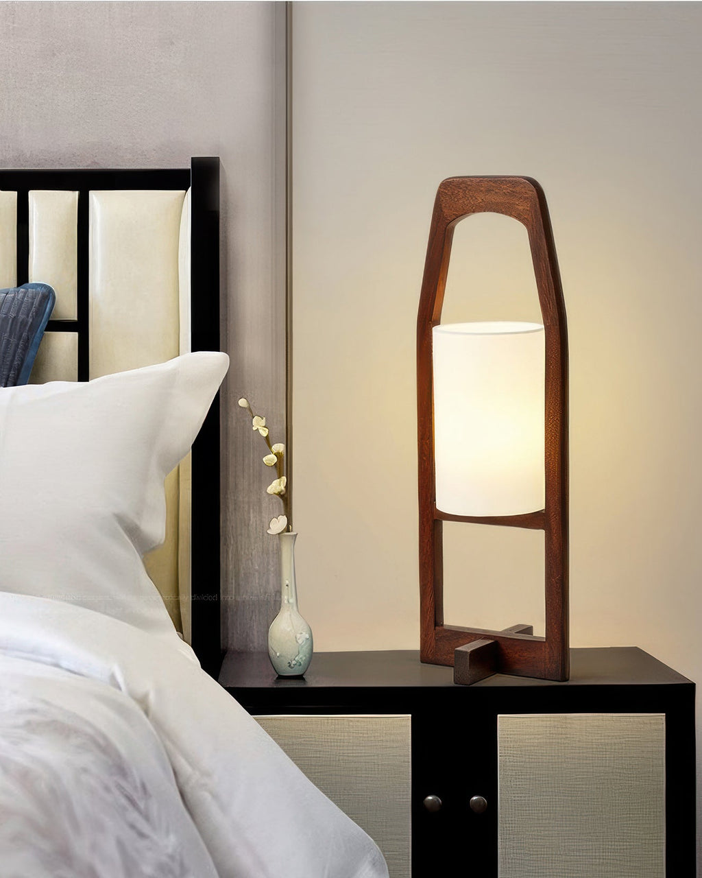Japansk golvlampa i trä — retrodesign med wabi-sabi och zen