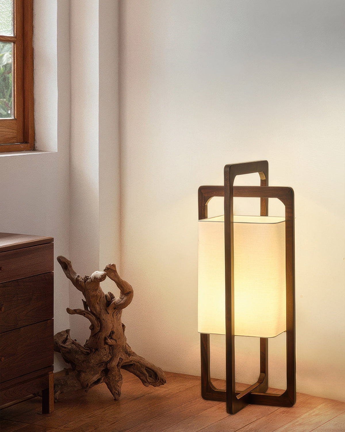 Japansk golvlampa i trä — retrodesign med wabi-sabi och zen