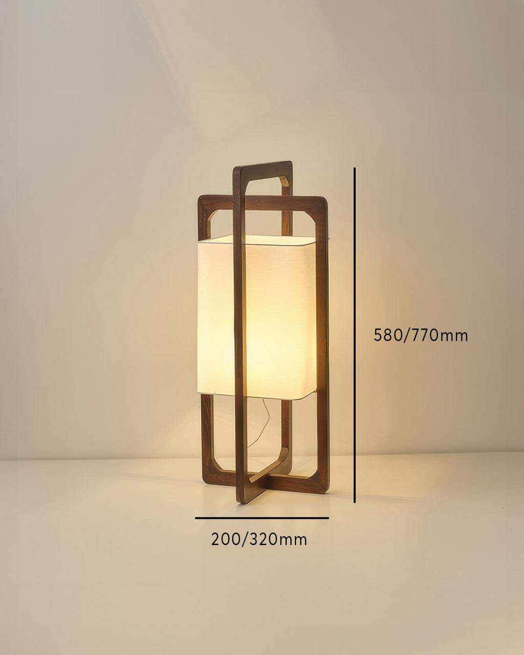 Japansk golvlampa i trä — retrodesign med wabi-sabi och zen
