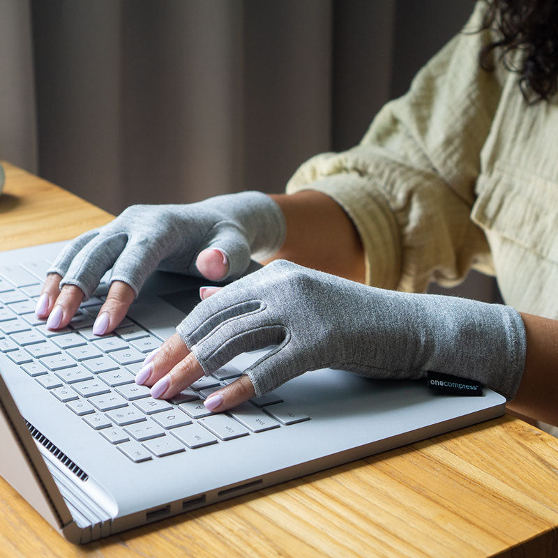 Moderate Compression Gloves — Gentle Hand Support, All-Day Comfort