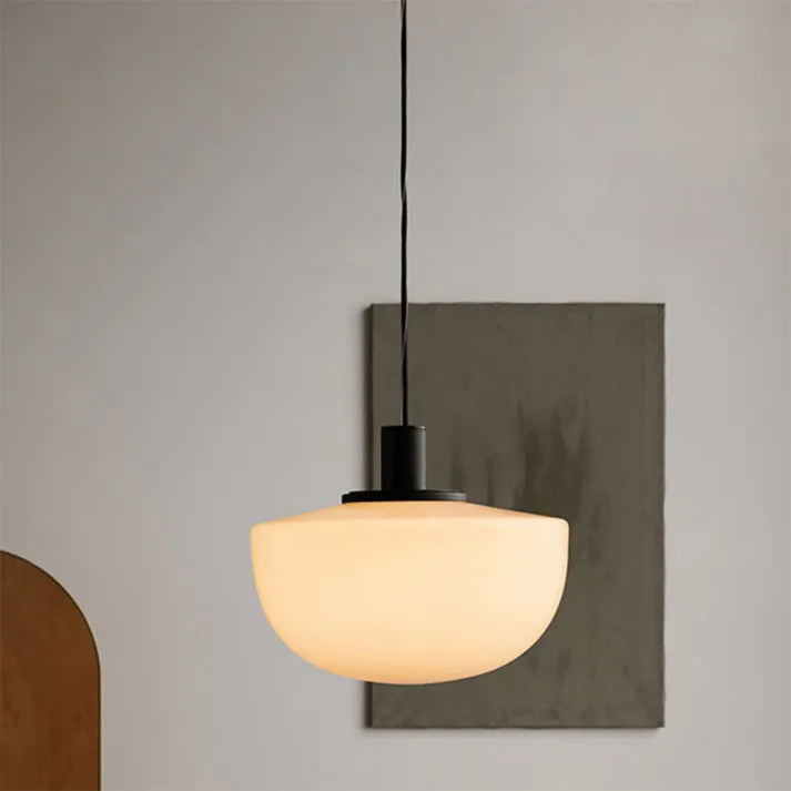 Kentro Pendelleuchte mit Glasglobus für Essbereich und Küche