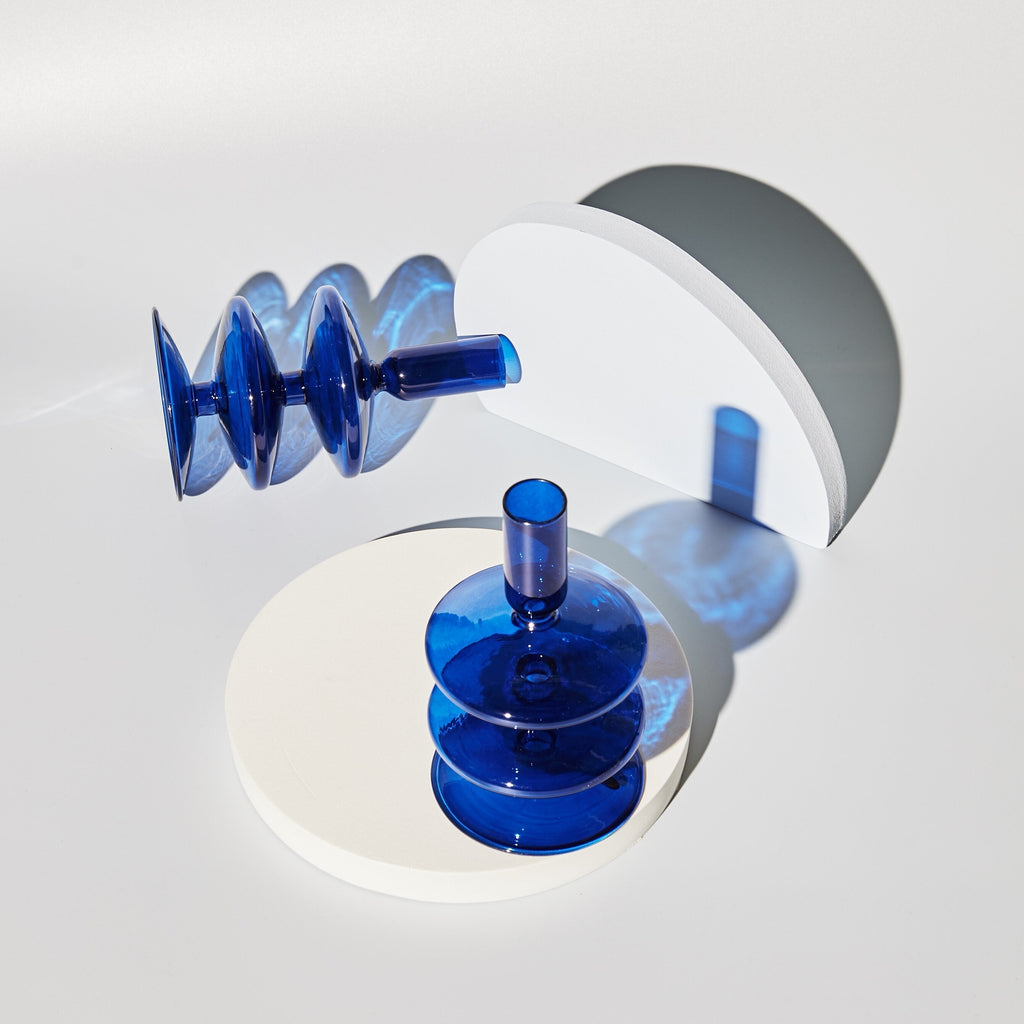 Kobaltblaue Kerzenhalter aus mundgeblasenem Glas – Retroformen