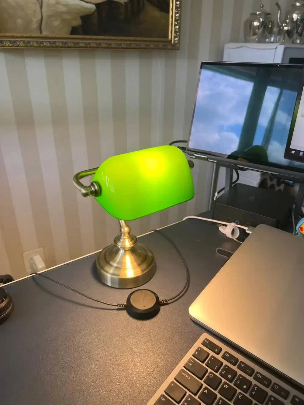 RetroLite NostalGlow Mini-Schreibtischlampe — Vintage-Metall und -Glas