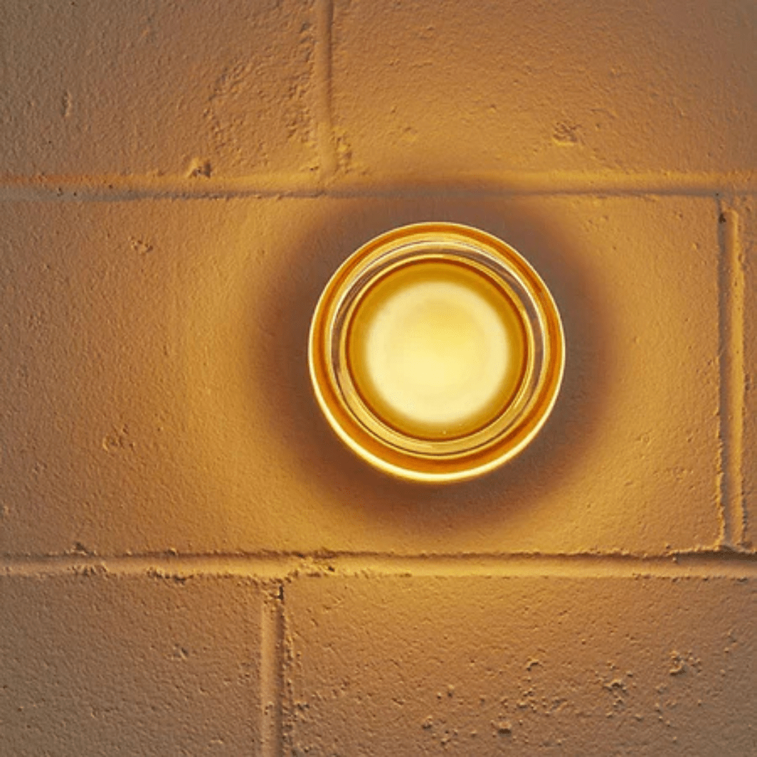 Okrągła szklana lampa ścienna LED z jednym źródłem światła — kompaktowa obudowa