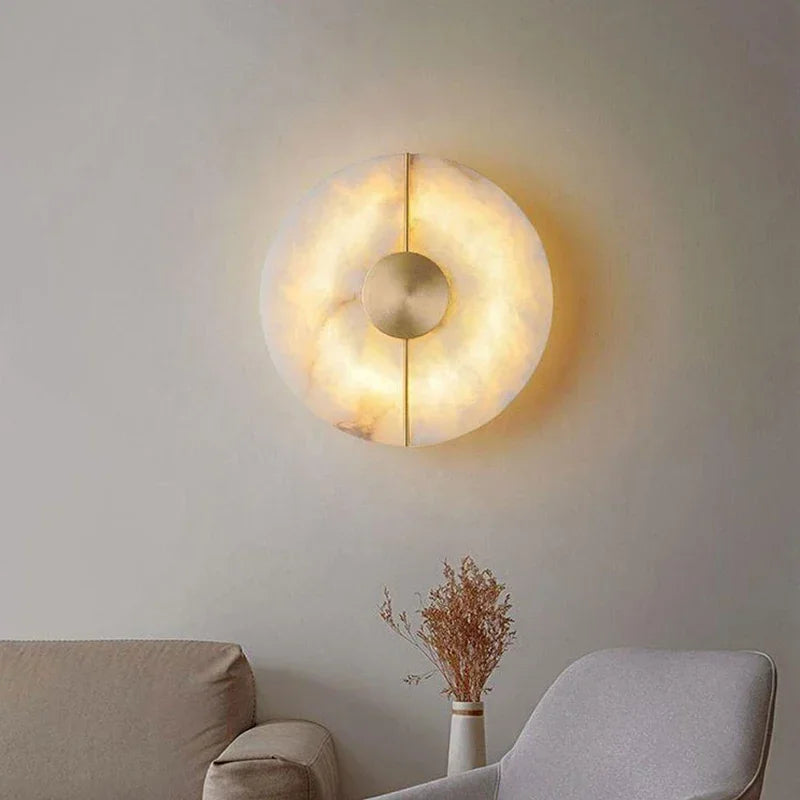Moderní mramorové LED nástěnné svítidlo — design zlatého měděného měsíce