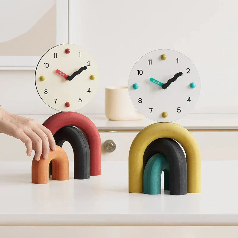 Stolní hodiny LumenArc Nordic Arch — Elegantní design, dvě povrchové úpravy