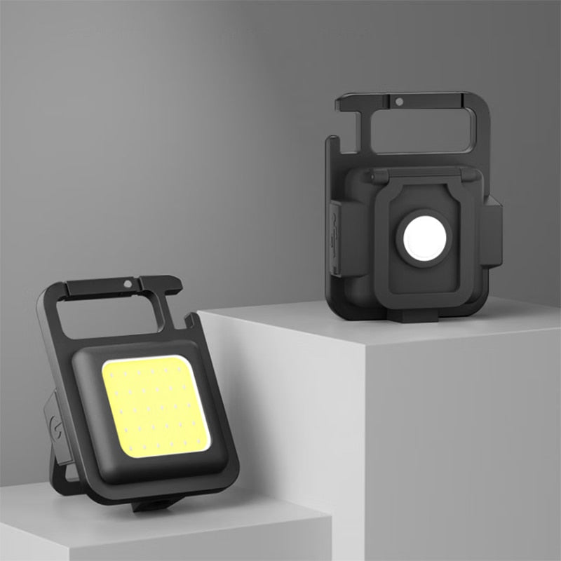 Wielofunkcyjna lampka LED do kluczy z otwieraczem do butelek
