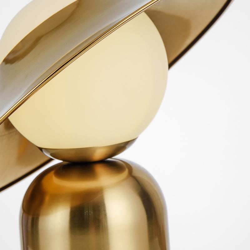 Lunara Gold Schreibtischlampe mit warmem LED-Leuchten für Kommoden und Schreibtische