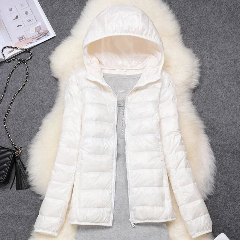 Spectra Daunenjacke mit Kapuze für Damen in Warmweiß — wasserdicht