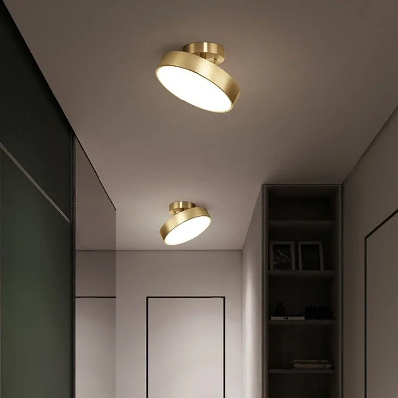 Moderne, drejelig LED-loftslampe - justerbar lysstråle