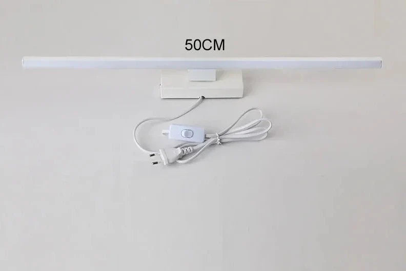 LumaNord lampa LED z regulowanym ramieniem i wbudowanym wtykiem