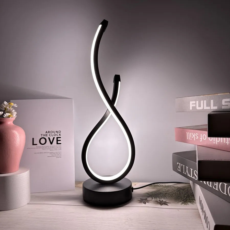 Kreativní stolní LED lampa — dekorativní noční světlo k posteli s jemným svitem