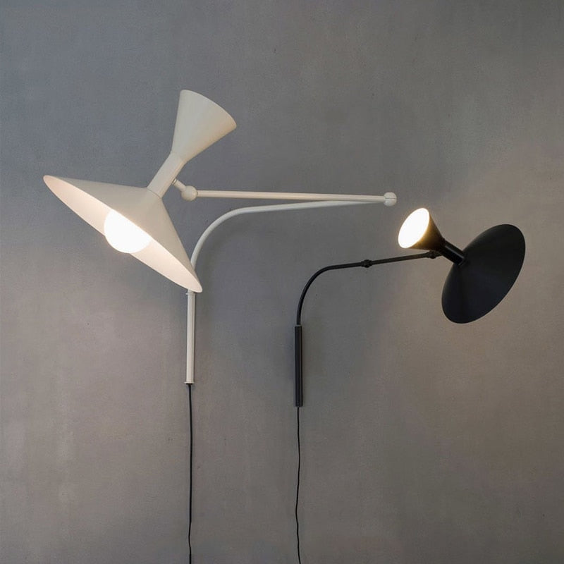 NovaSwing vegglampe med svingarm og støpsel — industrielt feste, av/på-bryter