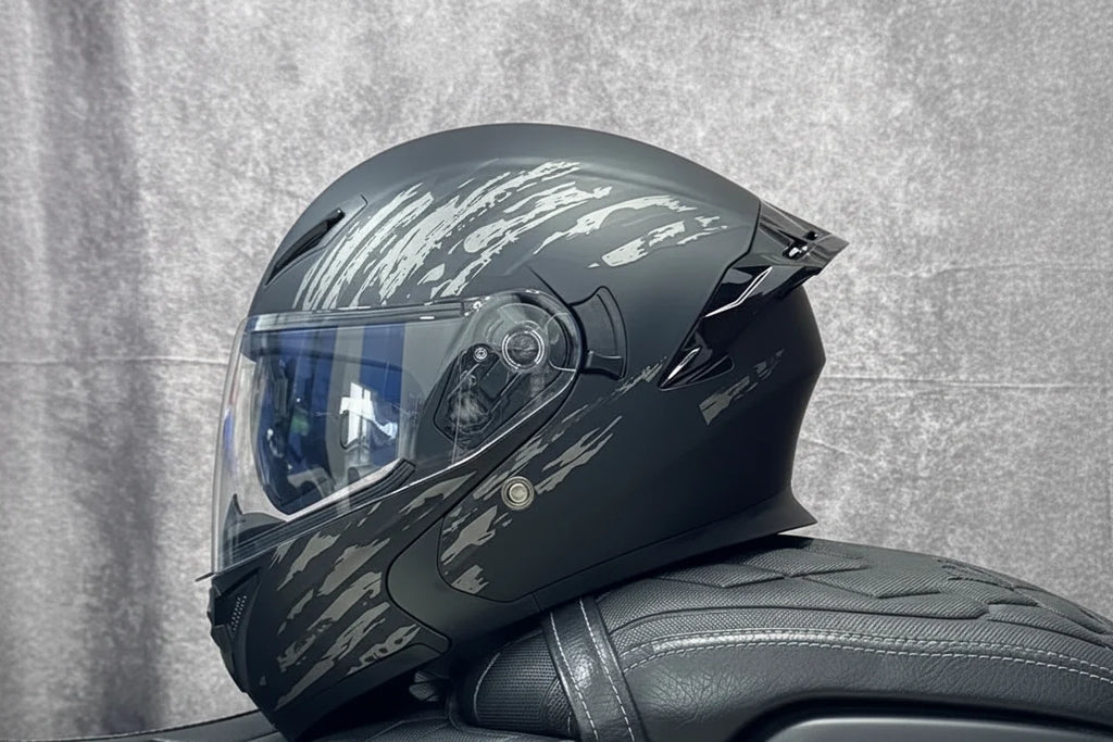 Flip-Up Full-Face Motorcycle Helmet — Dual-Lens Visor, Aerodynamic Rear Wing, DOT Certified
