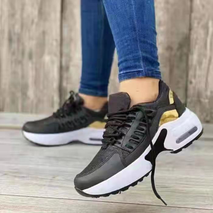 Ortopædiske sneakers med luftsål — design med struktureret fodstøtte
