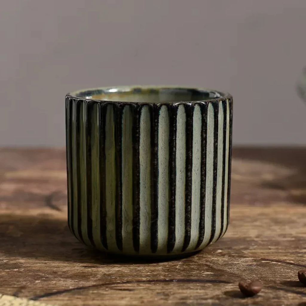 Keramik-Teetasse im japanischen Retro-Stil – Porzellanbecher für Sake und Kaffee