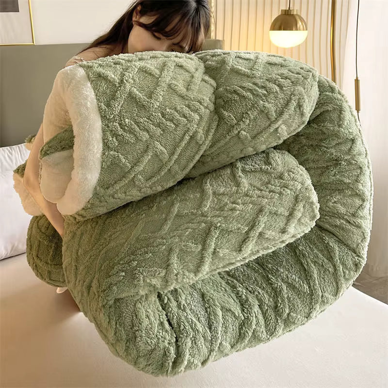 AuroraNest Ultra Warm Lamb Cashmere Weighted Blanket — Evenly Distributed Fill