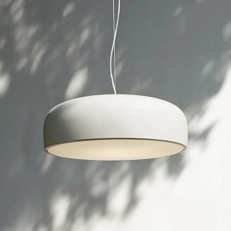 Lampă suspendată rotundă FjordLume Nordic — Abajur din metal și acril, fir ajustabil de 1.2m
