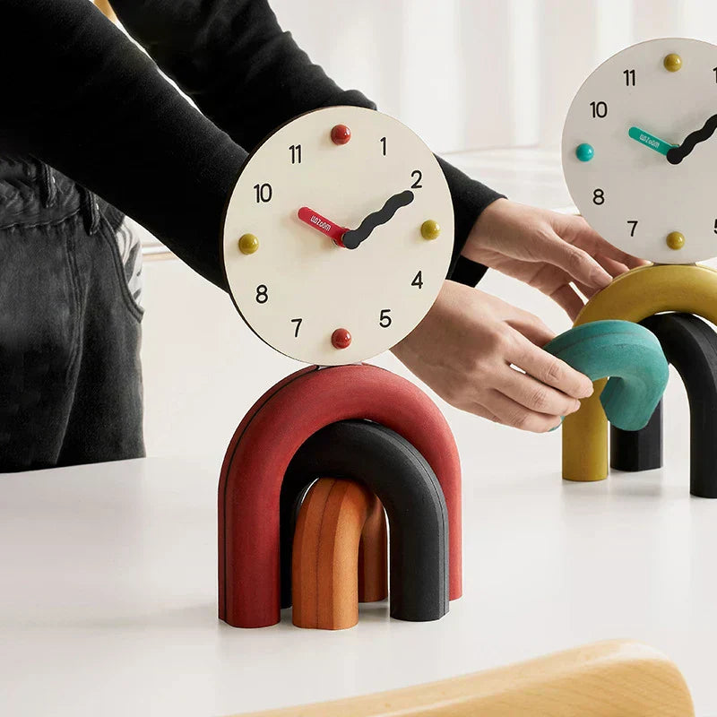 Reloj de escritorio nórdico LumenArc — Diseño elegante y estilizado, dos acabados