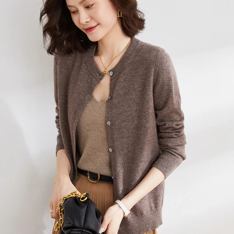 Alicia Kaschmir-Cardigan – Strickpullover mit Rundhalsausschnitt und Einknopfleiste