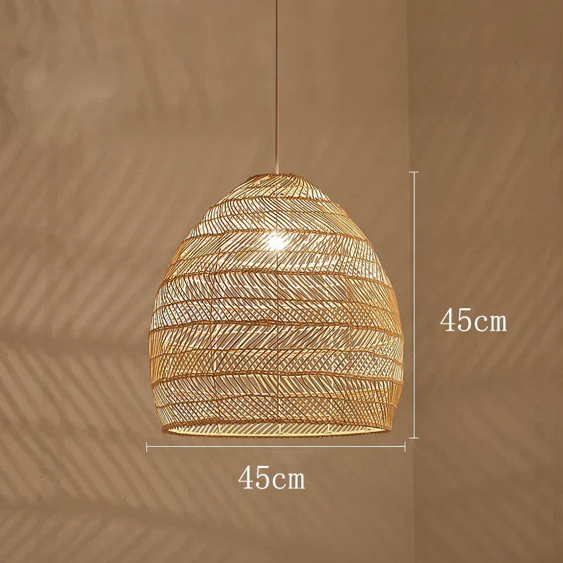 Lisa rottingpendellampa — handflätad lampskärm, klassisk stil