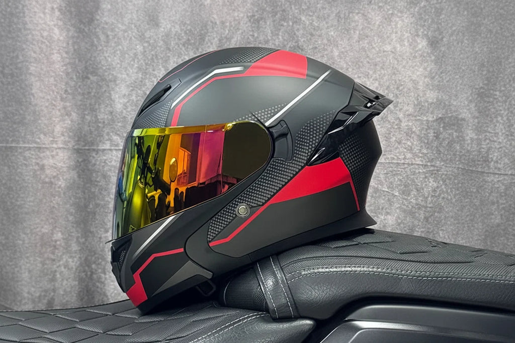 Flip-Up Full-Face Motorcycle Helmet — Dual-Lens Visor, Aerodynamic Rear Wing, DOT Certified