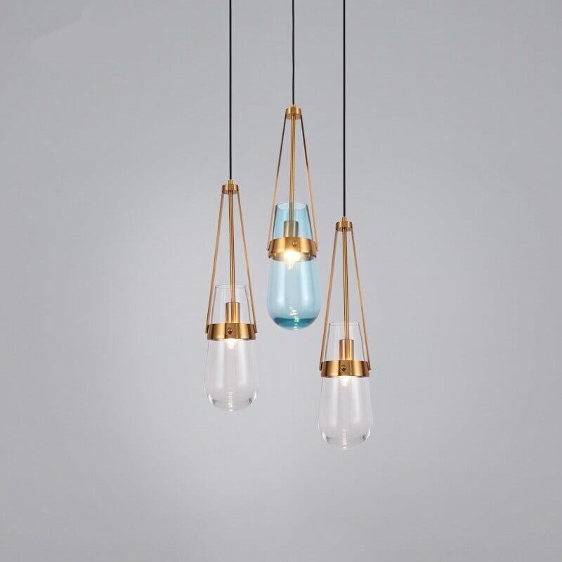 Caelara Pendelleuchte mit Messingakzenten und Himmelglas-Farbton