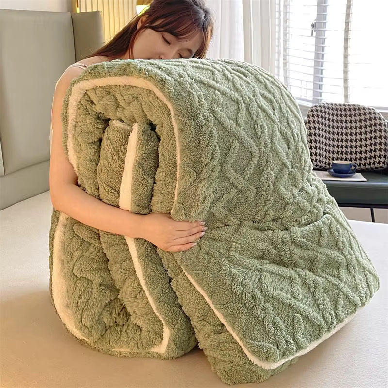 AuroraNest Ultra Warm Lamb Cashmere Weighted Blanket — Evenly Distributed Fill