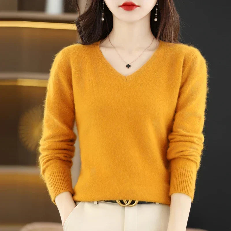 Sarah Pullover aus 100 % Kaschmir mit V-Ausschnitt und schmaler Passform, in Japan gestrickt