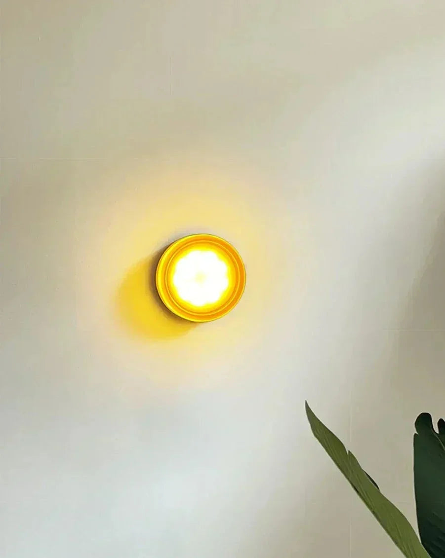 Mayday-Glas-Wandleuchte — Zeitgemäße Leuchte