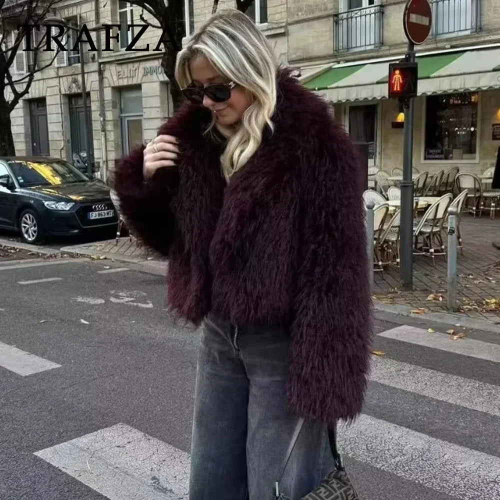 Evelyn-jakke — Oversized yttertøy i fuskepels for høst/vinter