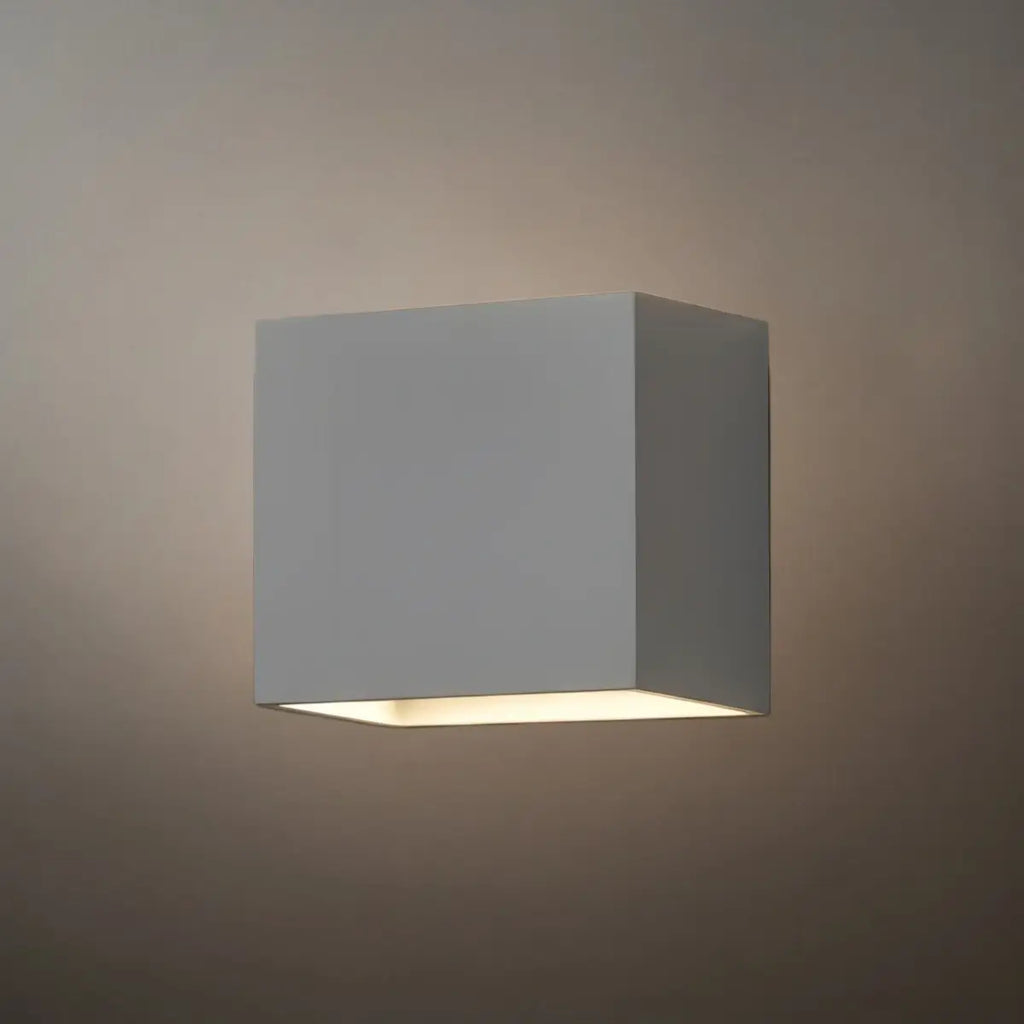 Modern Outdoor Wall Light - Metal Design in Black/White/Grey for Corridor - Flindria