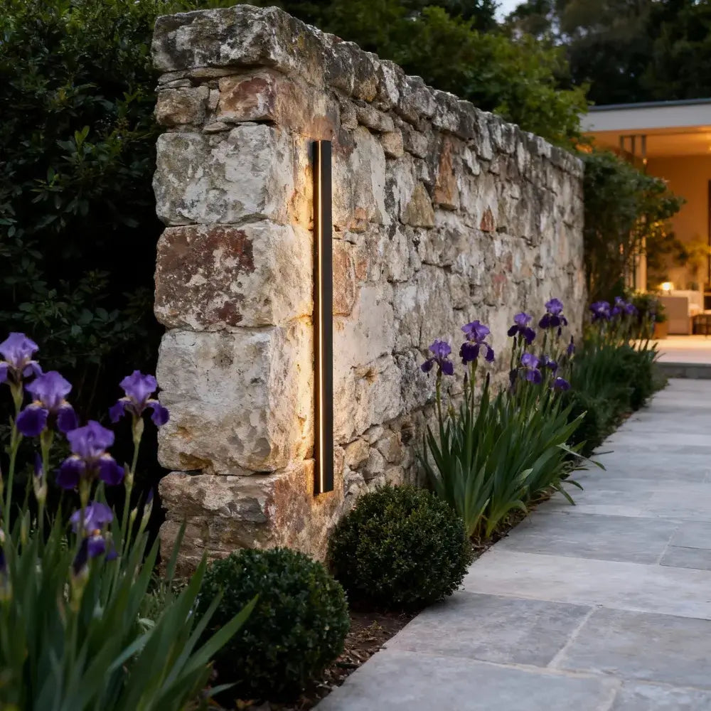 Minimalist Wall Lamp – Waterproof Linear for Outdoor - Flindria