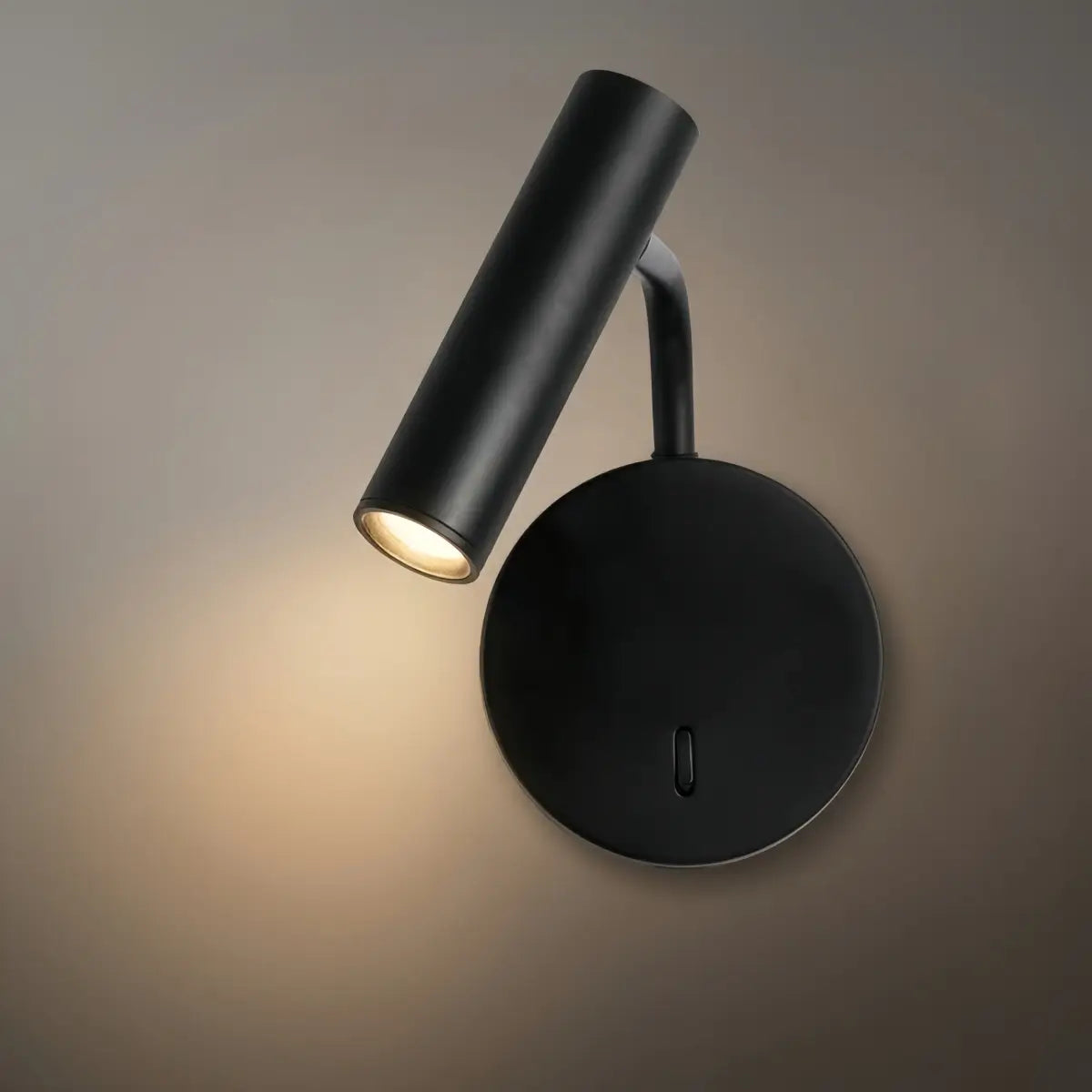 Modern Metal Wall Lamp - Black/Gold Dual Finish for Bedroom/Living Room - Flindria