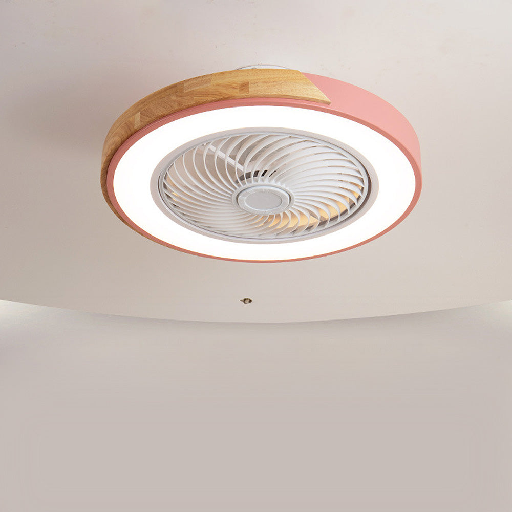 Moderne Holzdeckenventilatoren mit energiesparender LED-Beleuchtung