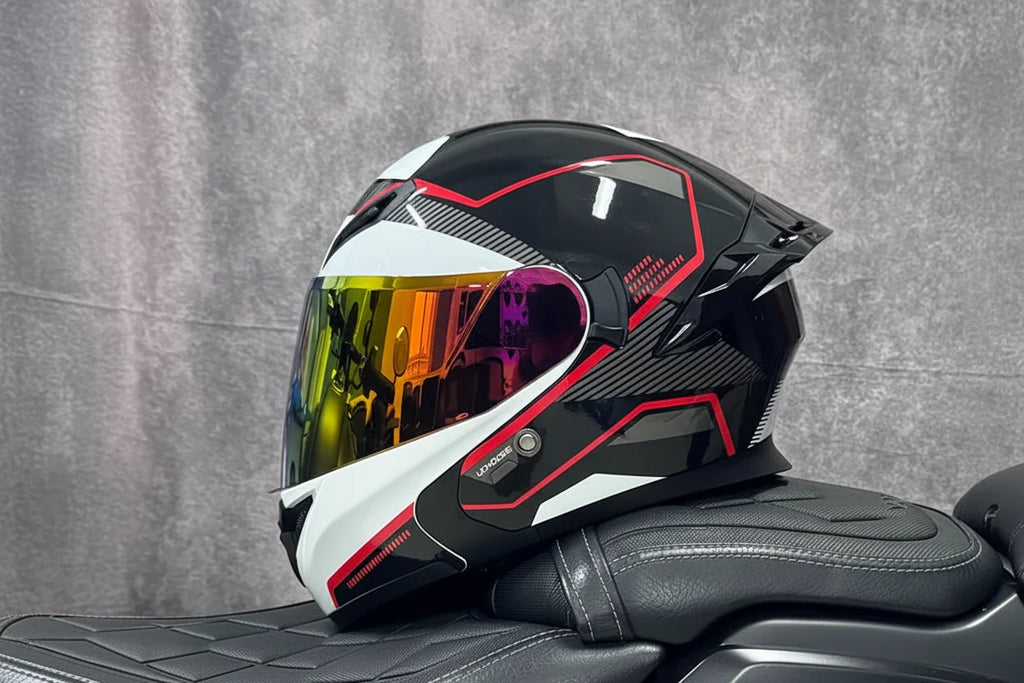 Flip-Up Full-Face Motorcycle Helmet — Dual-Lens Visor, Aerodynamic Rear Wing, DOT Certified