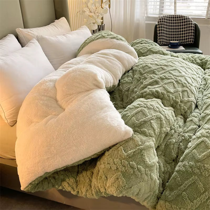 AuroraNest Ultra Warm Lamb Cashmere Weighted Blanket — Evenly Distributed Fill