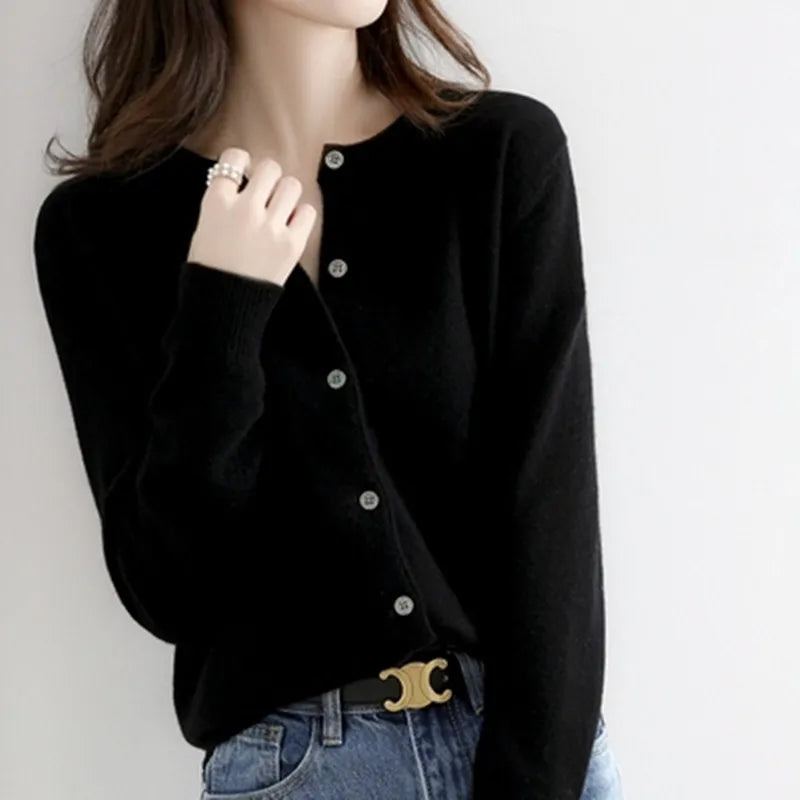 Alicia Kaschmir-Cardigan – Strickpullover mit Rundhalsausschnitt und Einknopfleiste
