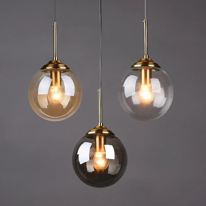 Moderne nordisk pendellampe i glas - LED-belysning med metalarmatur